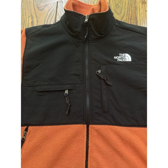 The North Face Men’s Retro Denali Jacket Earthen Copper Size Small NWT - Picture 2 of 8